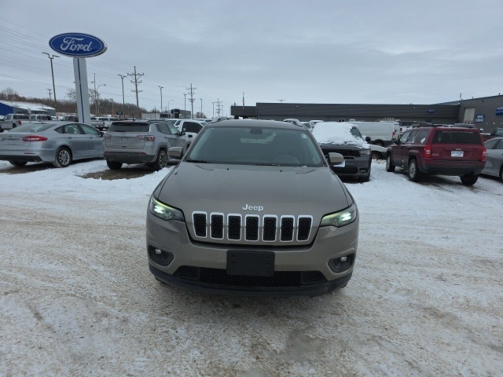 Used 2019 Jeep Cherokee Latitude SUV