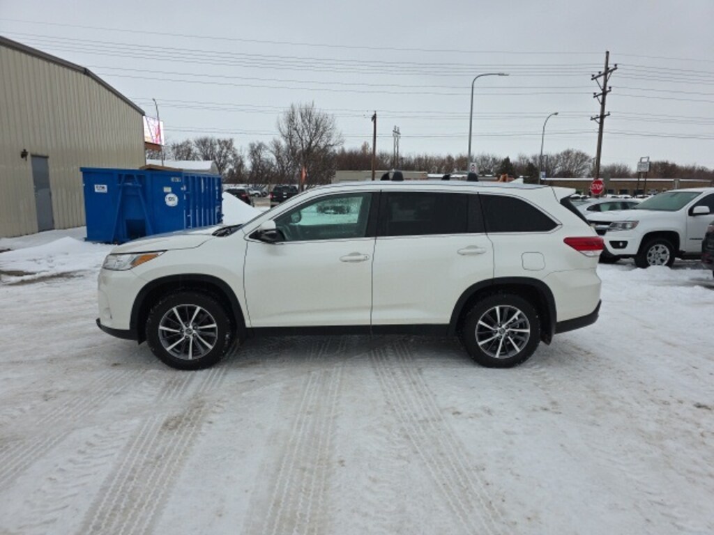 Used 2019 Toyota Highlander XLE SUV