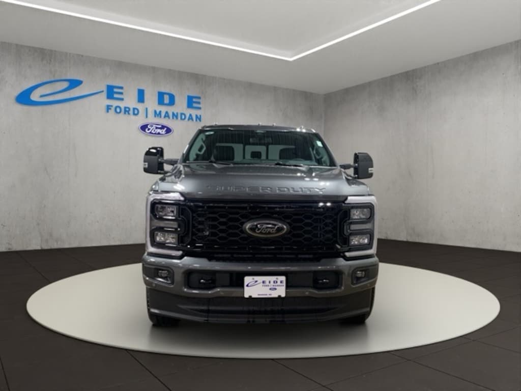 New 2026 Ford F-250SD Lariat Black Appearance Truck