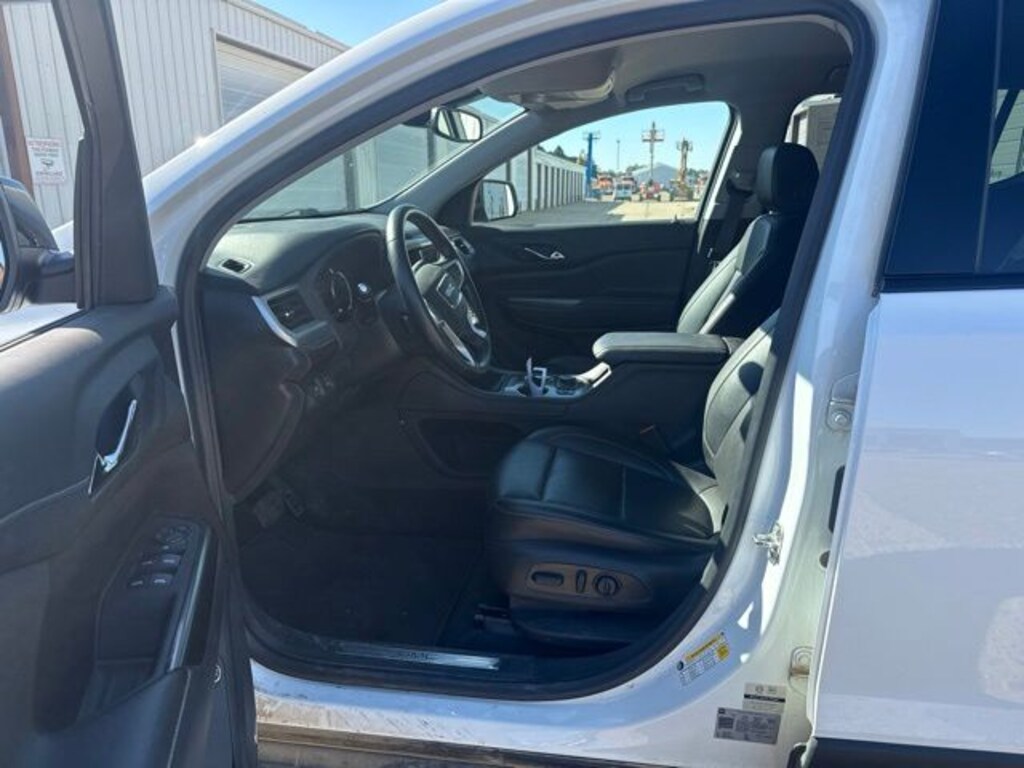 Used 2023 GMC Acadia SLT SUV