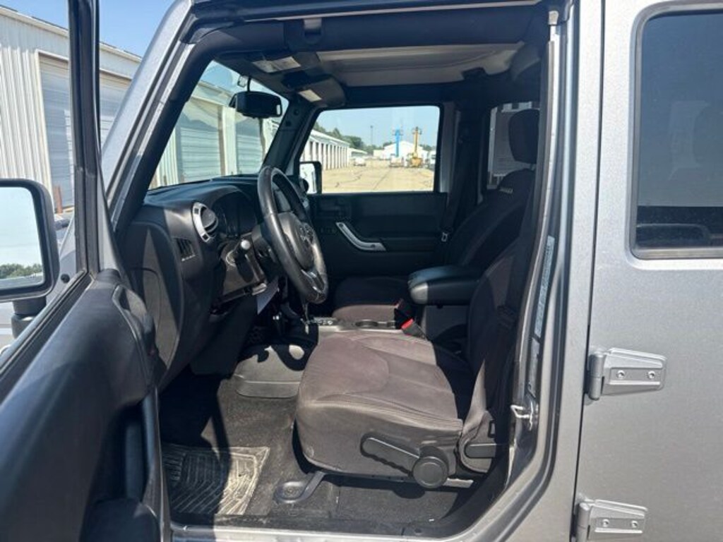 Used 2013 Jeep Wrangler Unlimited Sahara SUV