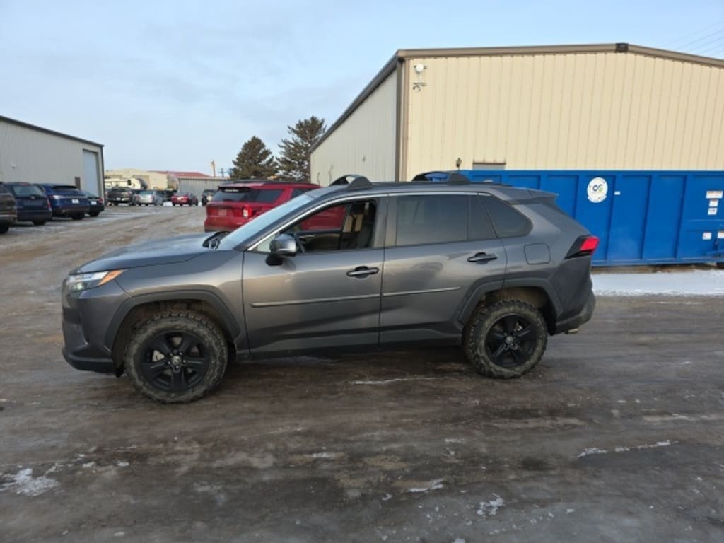 Used 2022 Toyota RAV4 XLE SUV