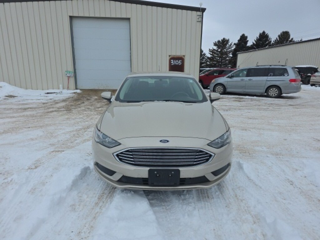 Used 2017 Ford Fusion SE Sedan