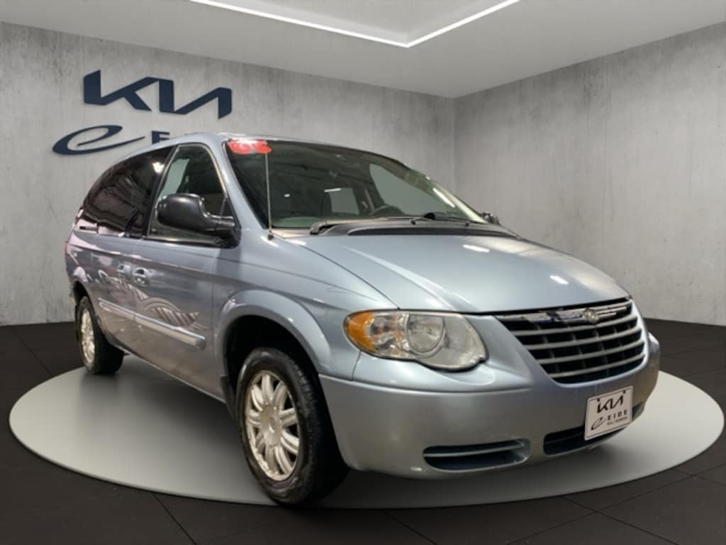 Used 2005 Chrysler Town & Country Touring Minivan/Van