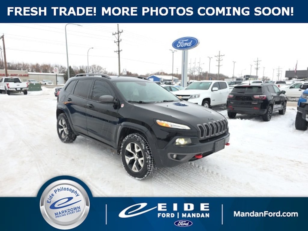 Used 2018 Jeep Cherokee Trailhawk SUV