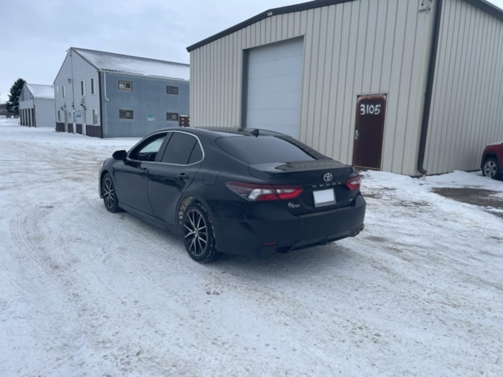Used 2022 Toyota Camry SE Sedan