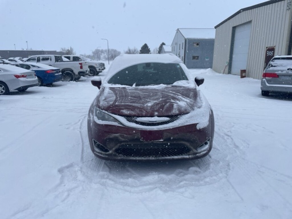 Used 2020 Chrysler Pacifica Touring L Minivan/Van