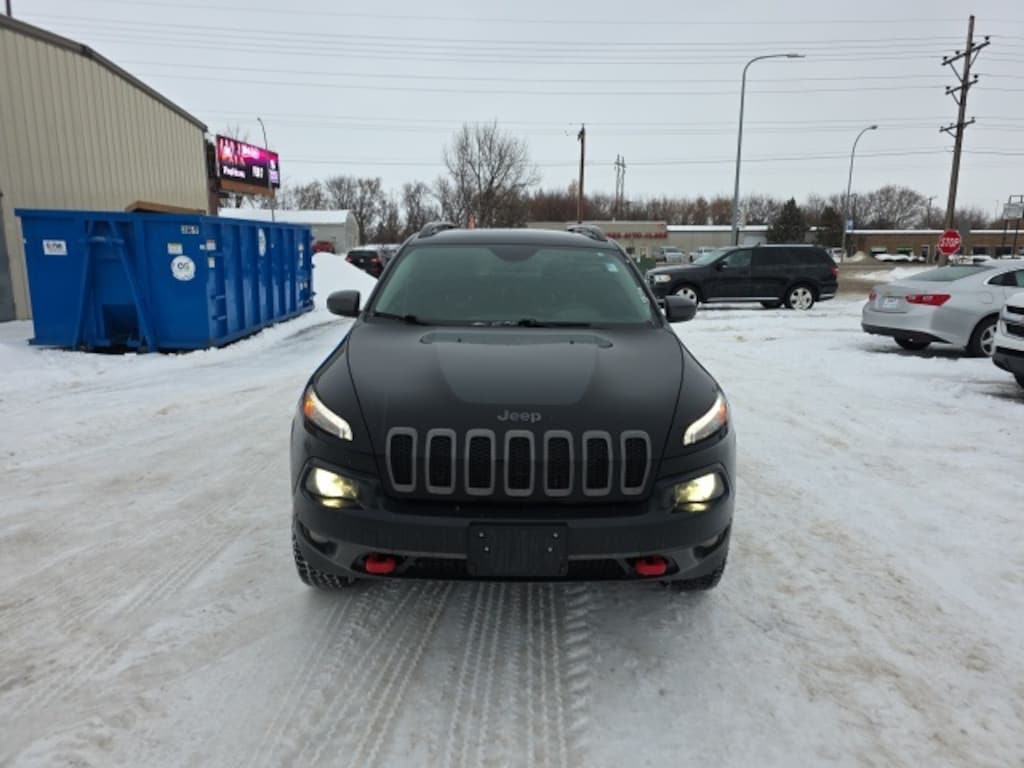 Used 2018 Jeep Cherokee Trailhawk SUV