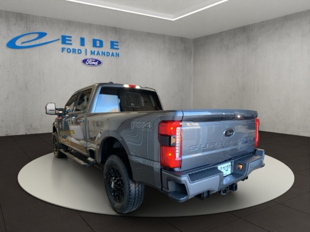 New 2026 Ford F-250SD Lariat Black Appearance Truck