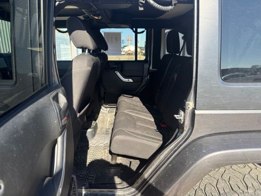 Used 2017 Jeep Wrangler Unlimited Sahara SUV