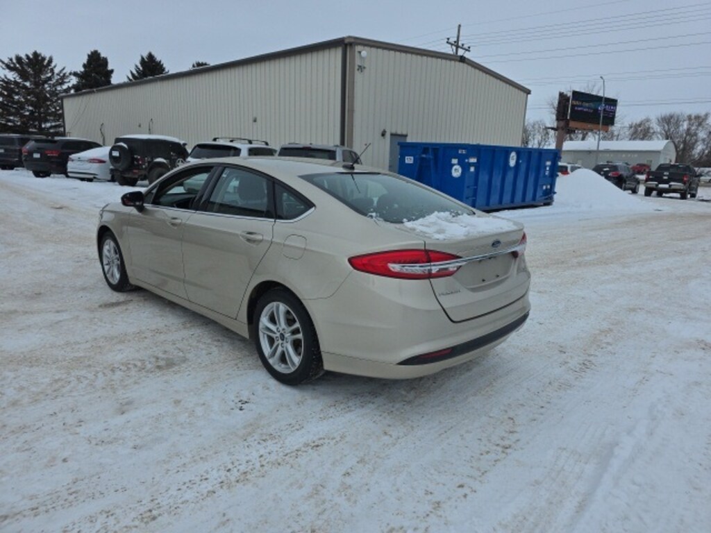Used 2018 Ford Fusion SE Sedan
