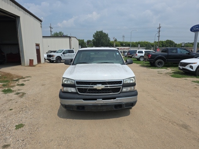 Used 2006 Chevrolet Silverado 1500 Work Truck with VIN 1GCEC14X46Z113139 for sale in Mandan, ND