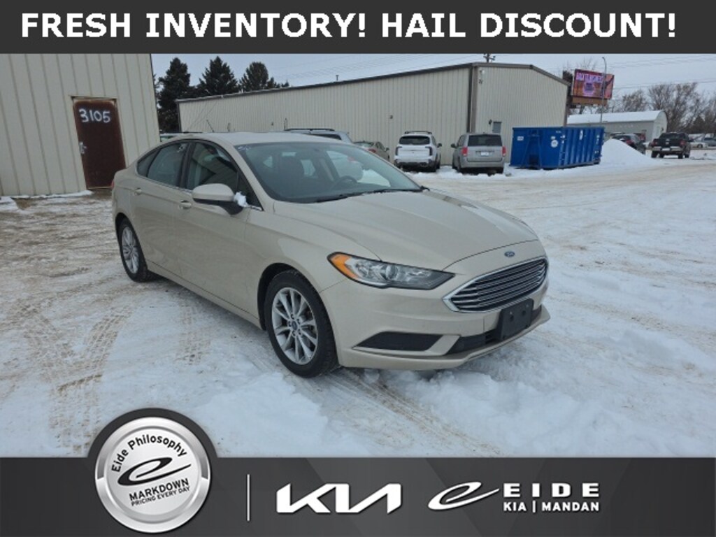 Used 2017 Ford Fusion SE Sedan