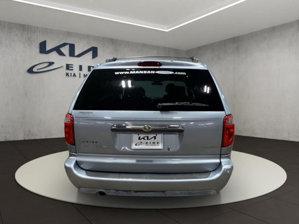 Used 2005 Chrysler Town & Country Touring Minivan/Van