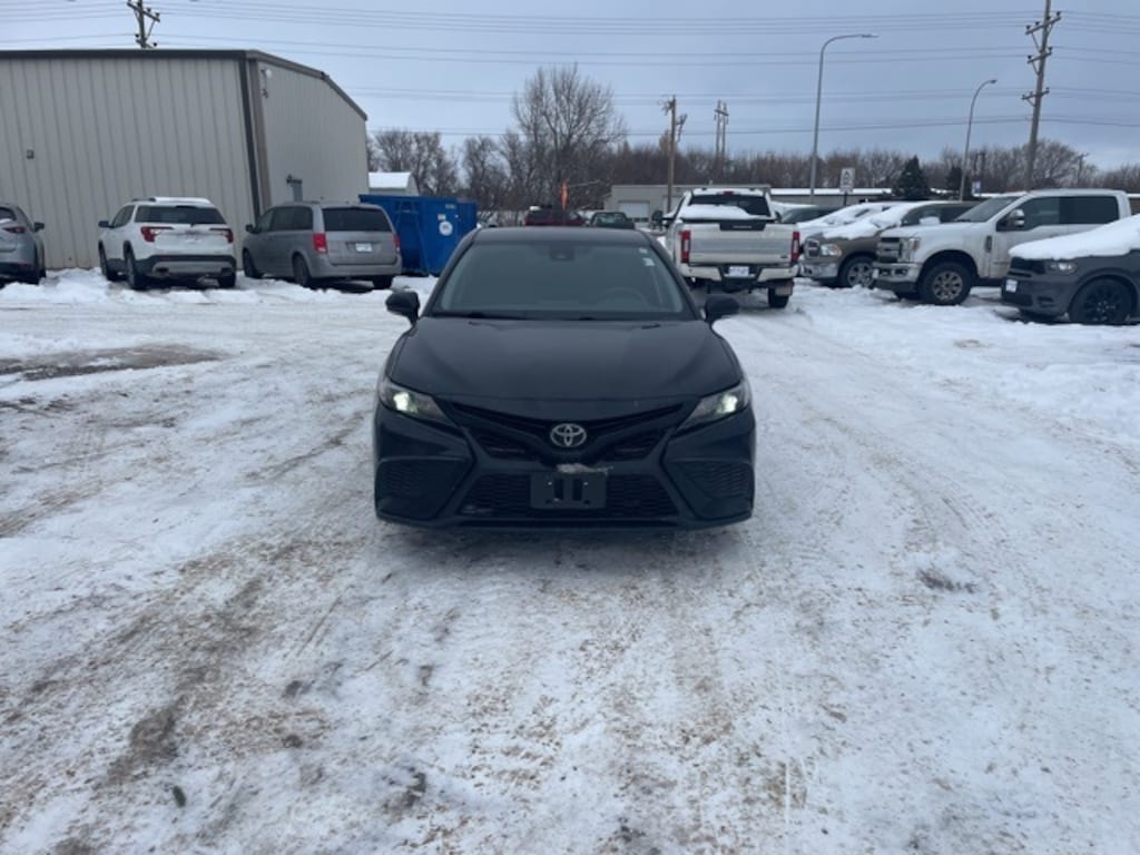 Used 2022 Toyota Camry SE Sedan