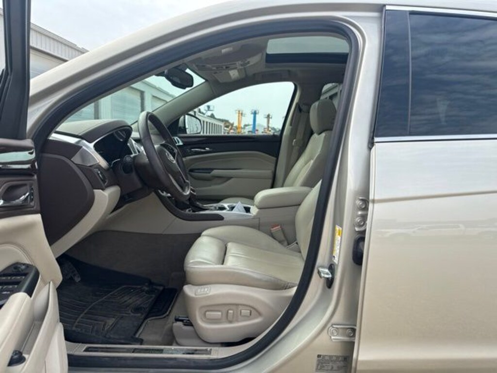 Used 2016 Cadillac SRX Luxury SUV