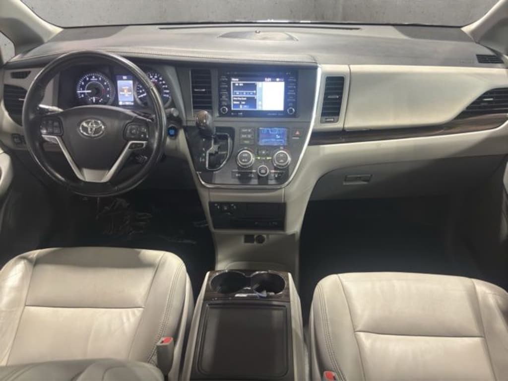 Used 2019 Toyota Sienna XLE Premium Minivan/Van
