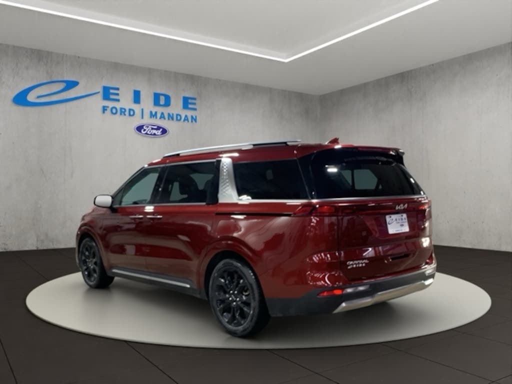 Used 2024 Kia Carnival SX Minivan/Van