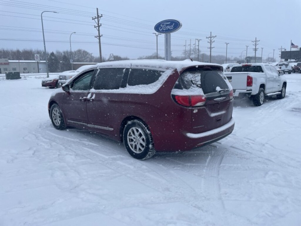 Used 2020 Chrysler Pacifica Touring L Minivan/Van