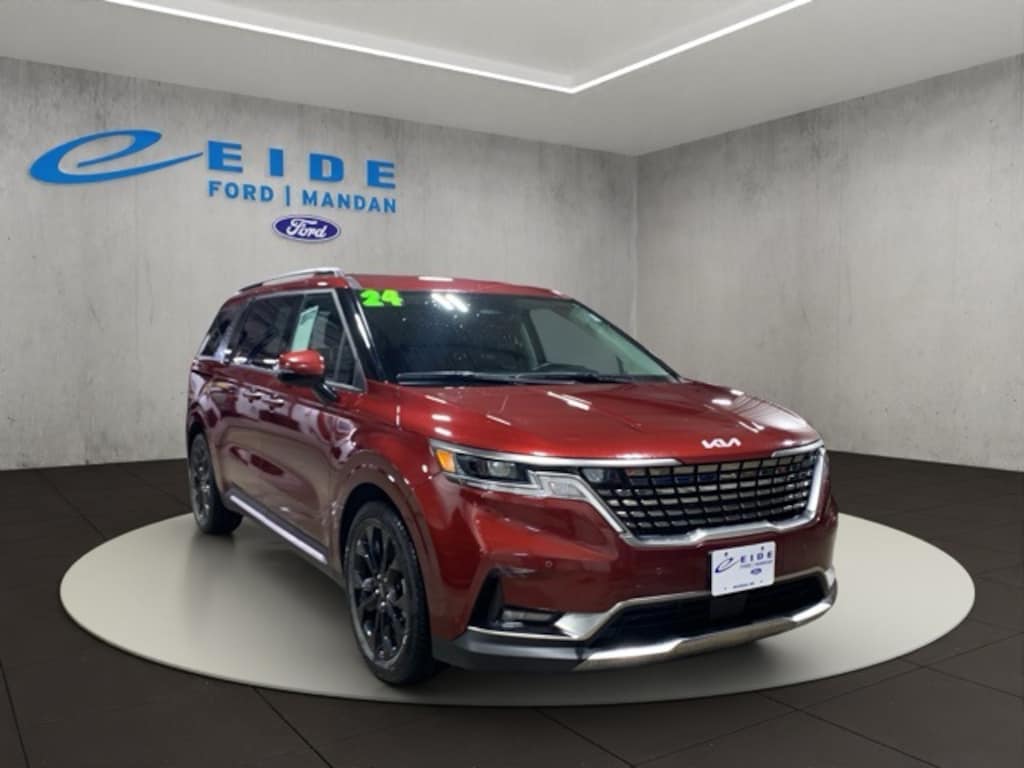 Used 2024 Kia Carnival SX Minivan/Van