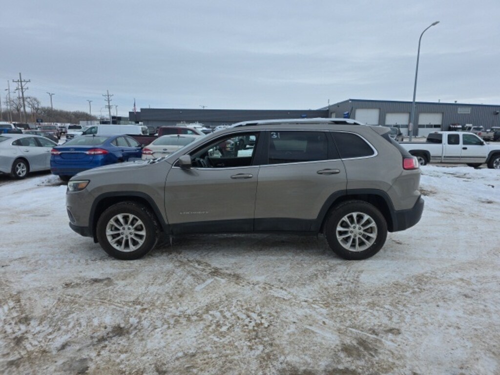 Used 2019 Jeep Cherokee Latitude SUV
