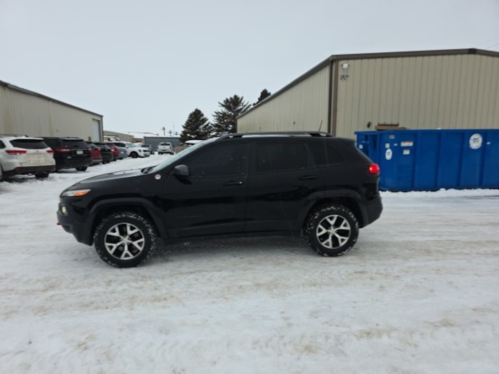 Used 2018 Jeep Cherokee Trailhawk SUV