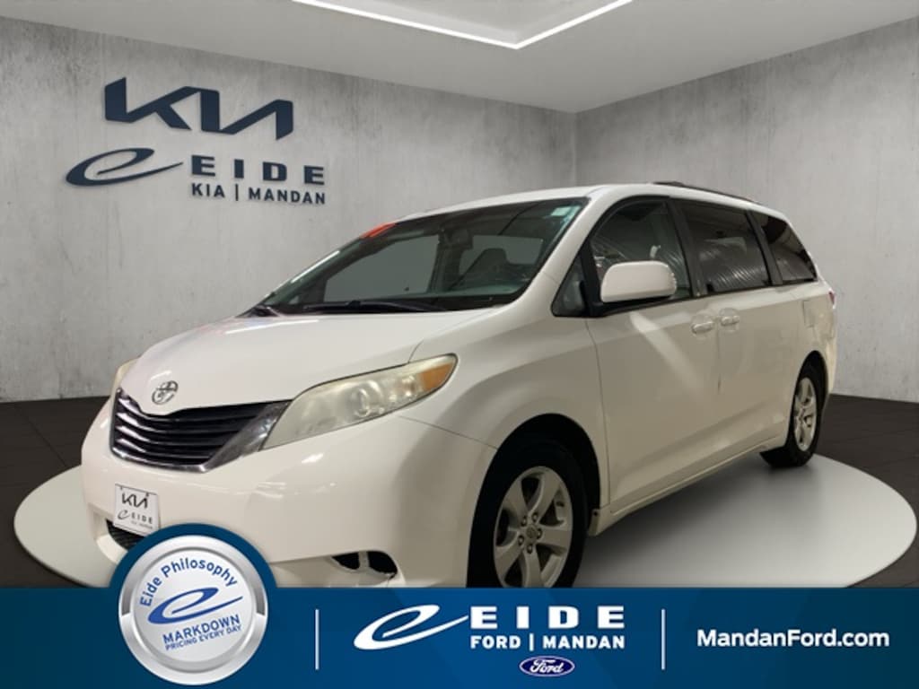 Used 2011 Toyota Sienna Base Minivan/Van
