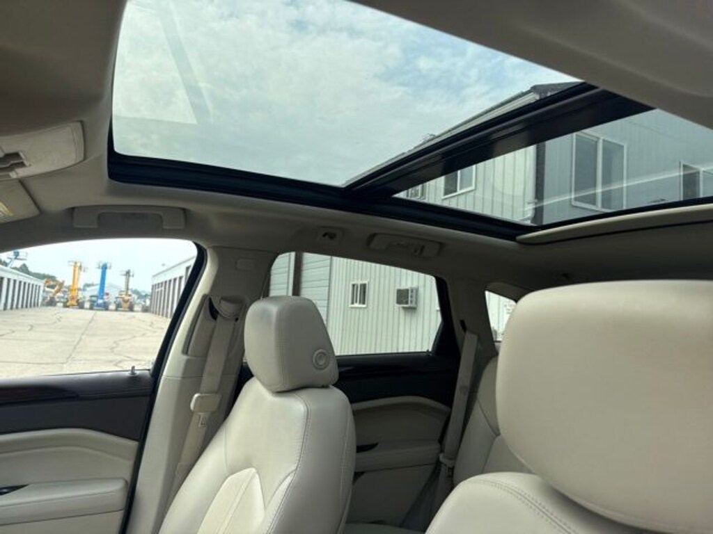 Used 2016 Cadillac SRX Luxury SUV