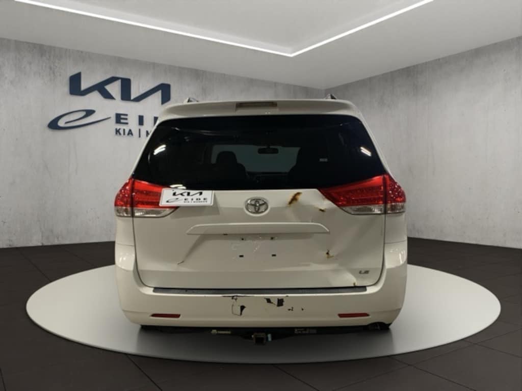 Used 2011 Toyota Sienna Base Minivan/Van