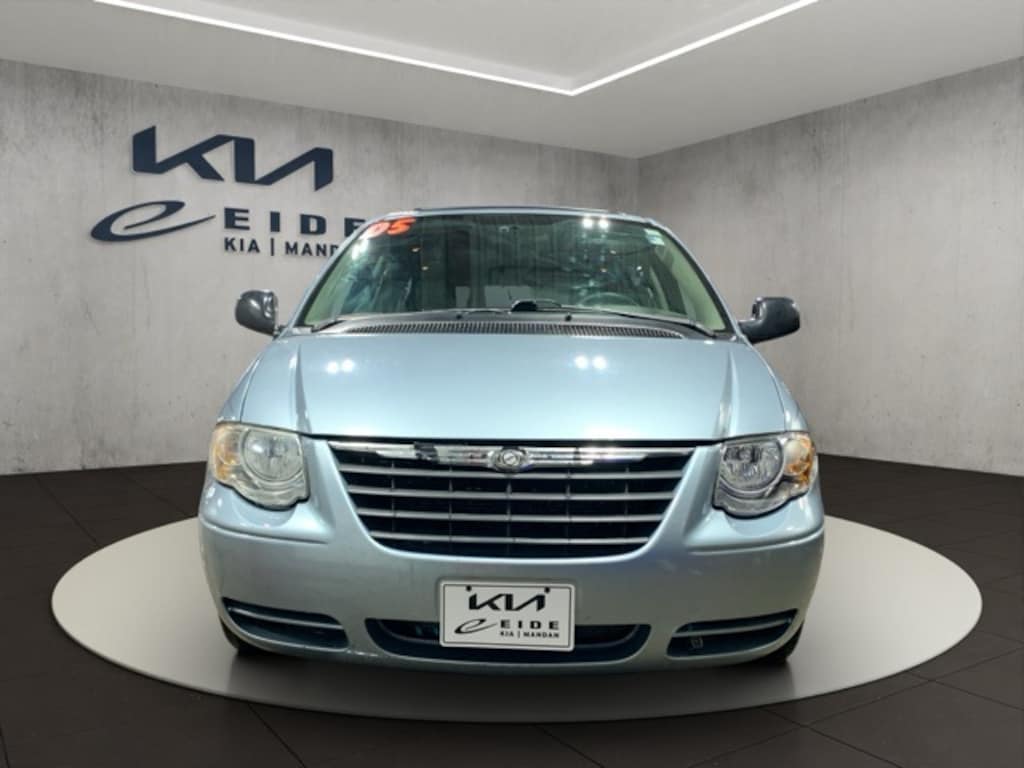 Used 2005 Chrysler Town & Country Touring Minivan/Van