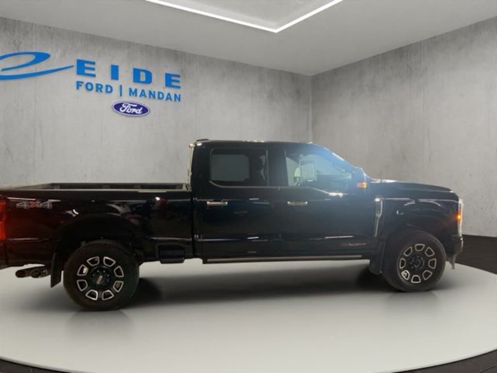 Used 2023 Ford F-250SD Platinum Truck