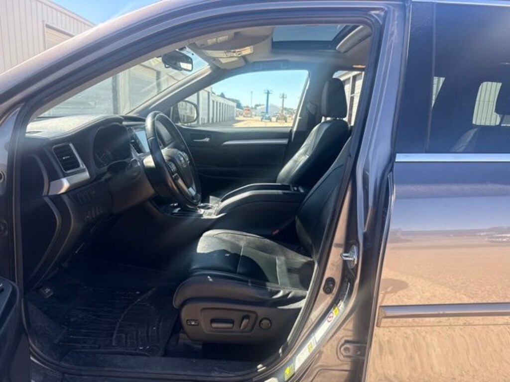 Used 2014 Toyota Highlander XLE V6 SUV