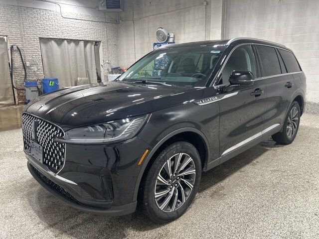 2025 Lincoln Aviator Premiere photo 2