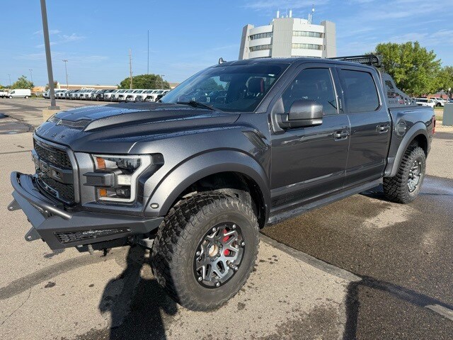 2019 Ford F-150 Raptor photo 2
