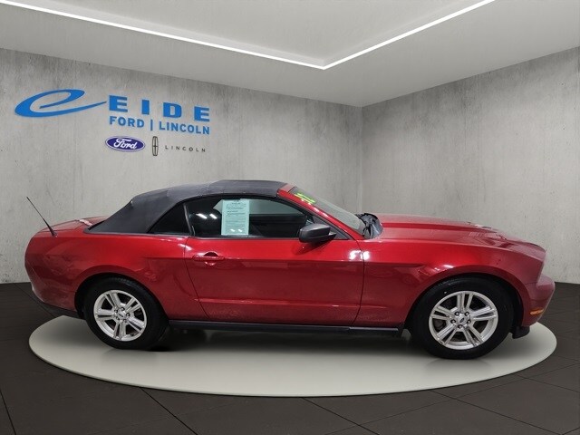 2012 Ford Mustang V6 Convertible photo 3