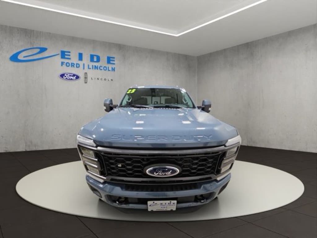 Used 2023 Ford F-250SD Lariat Truck