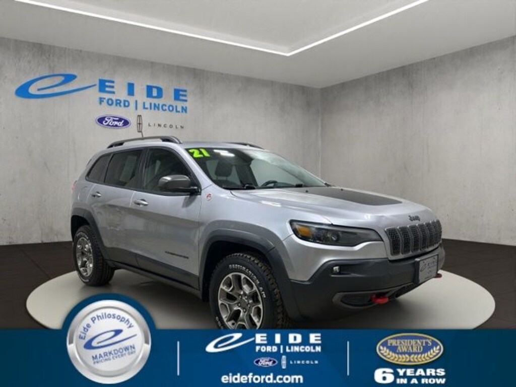 Used 2021 Jeep Cherokee Trailhawk SUV