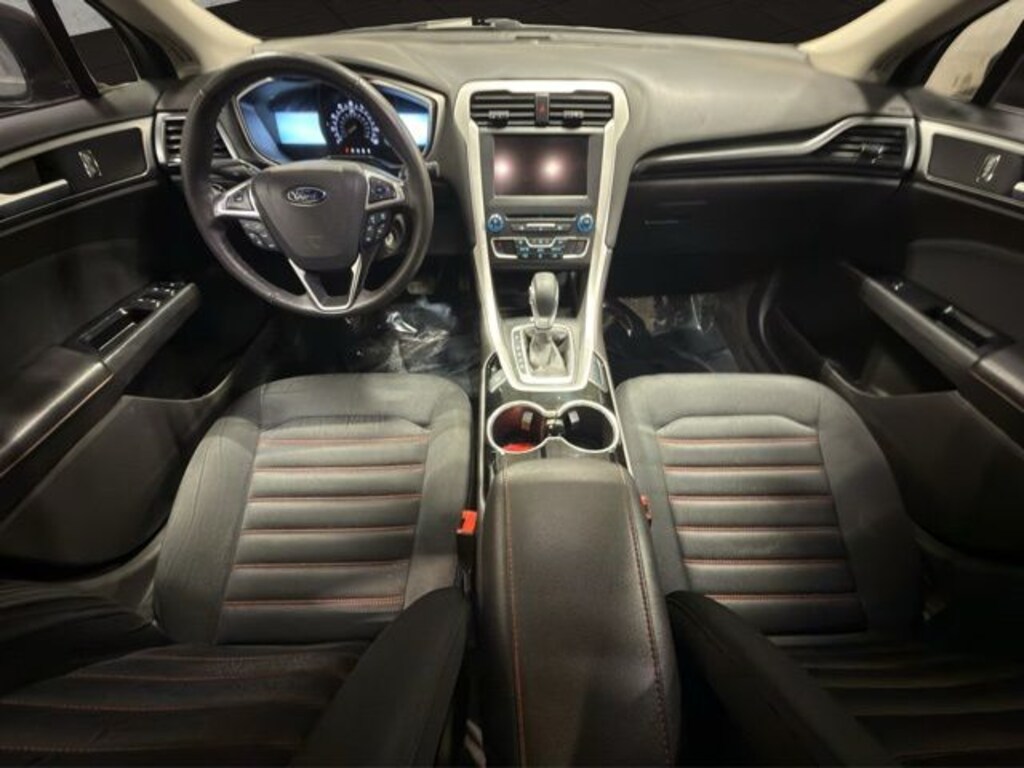 Used 2016 Ford Fusion SE Sedan