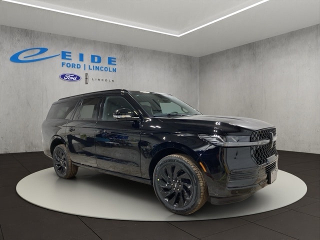 2026 Lincoln Navigator Reserve's photo