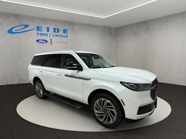 2026 Lincoln Navigator Reserve's photo