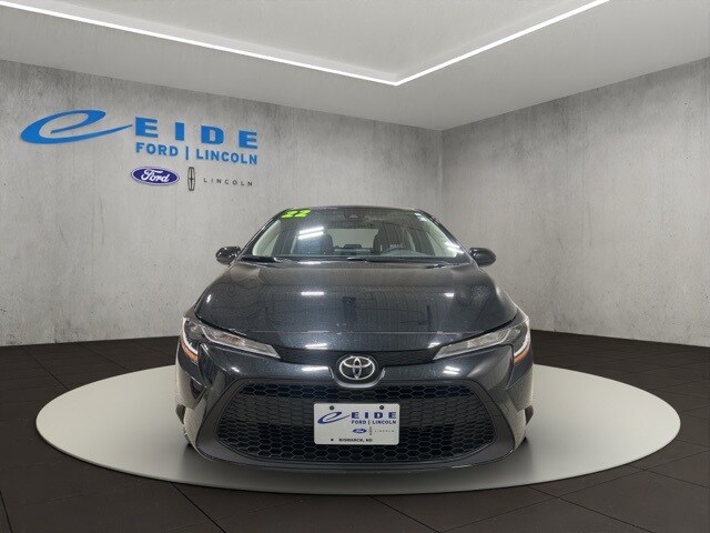 2022 Toyota Corolla LE photo 3