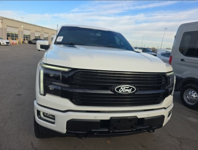 2024 Ford F-150 Platinum photo 3