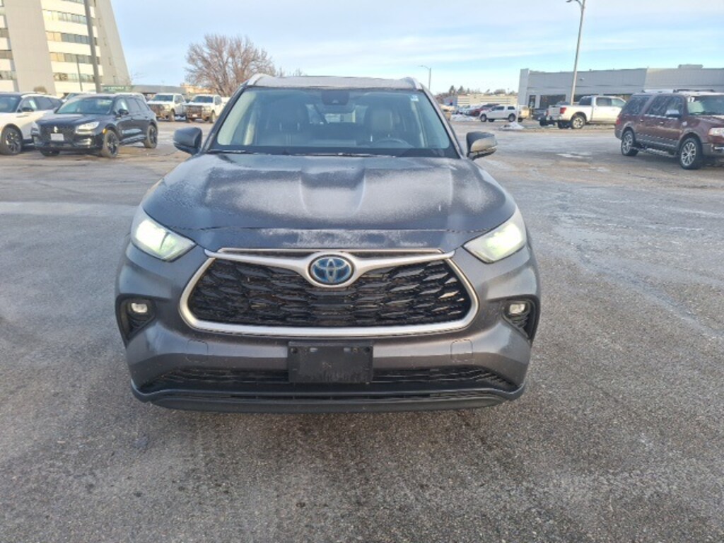 Used 2022 Toyota Highlander Hybrid XLE SUV