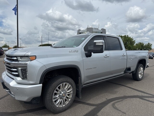 2023 Chevrolet Silverado 2500HD High Country photo 2