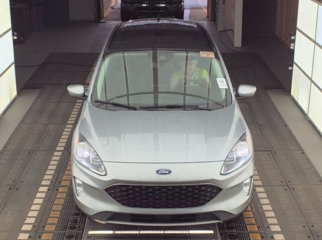2021 Ford Escape Titanium photo 2
