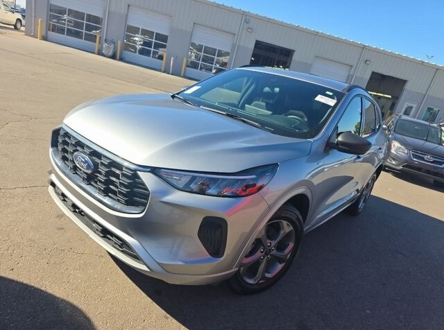 2024 Ford Escape ST-Line photo 2