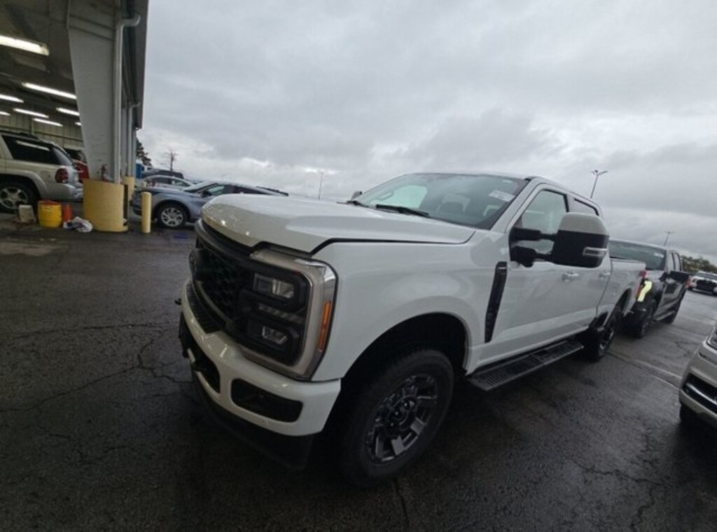 Used 2023 Ford F-250SD Lariat Truck