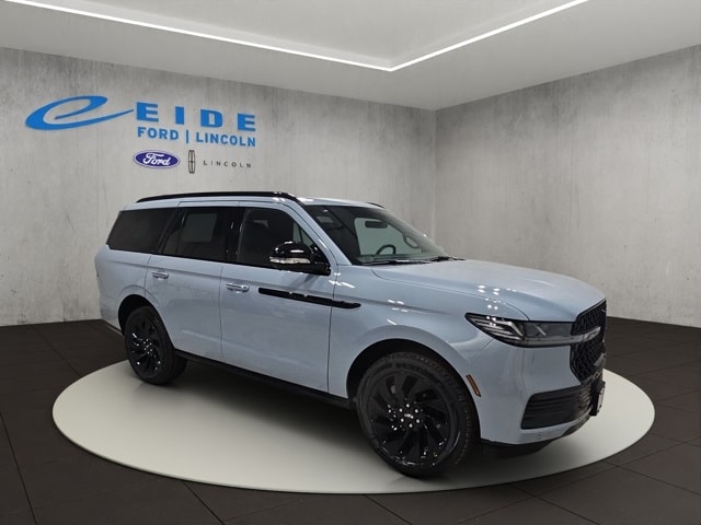 2025 Lincoln Navigator Reserve's photo