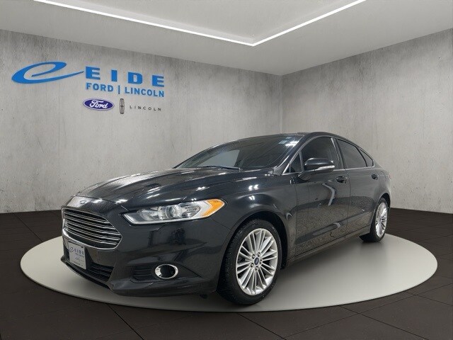 2014 Ford Fusion SE photo 2