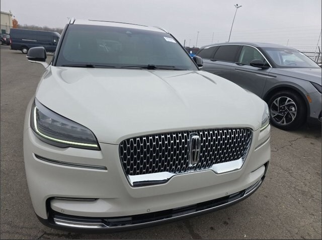 2024 Lincoln Aviator Reserve photo 2